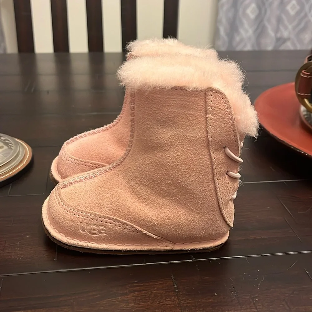 Ugg Australia I Boo infant baby booties boots Size Small 2/3 new 6-12 Months
